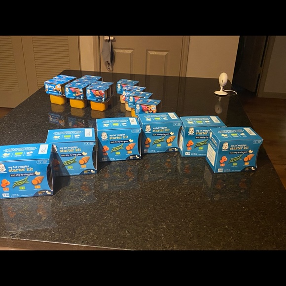 It’s a bulk of baby food and their brand new. An will shipped the same day - Picture 8 of 9